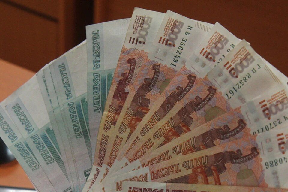   :    52 000 