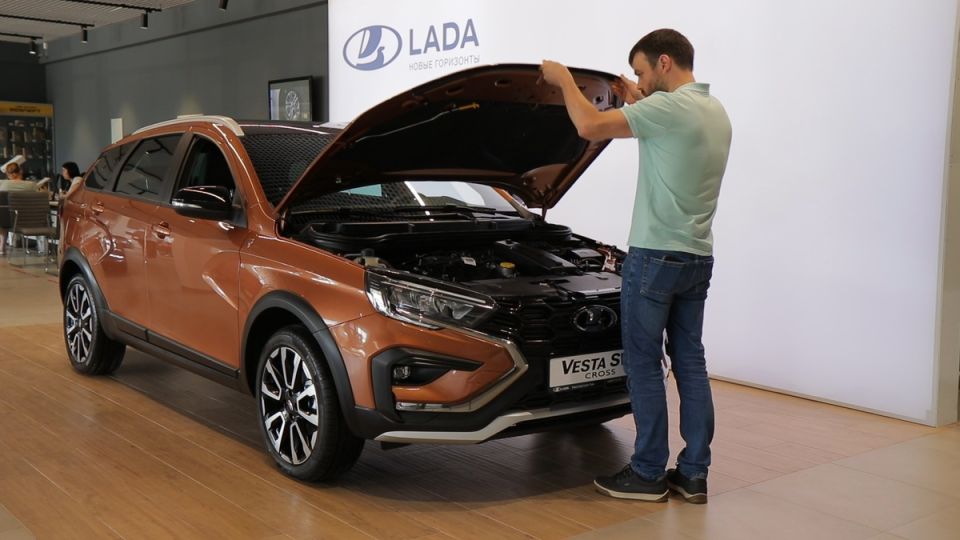  :  LADA     2   -  