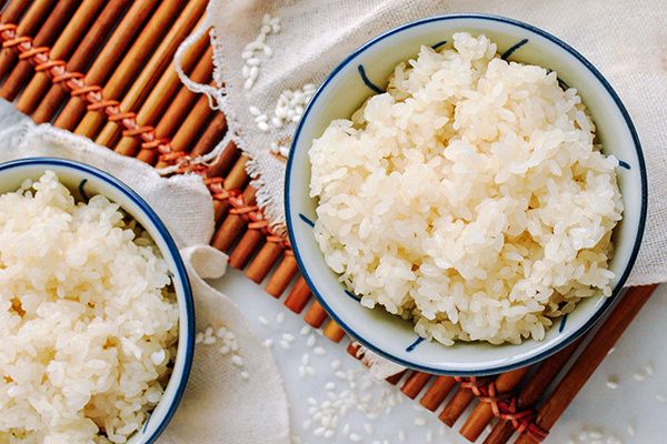 Как легко приготовить клейкий рис без рисоварки