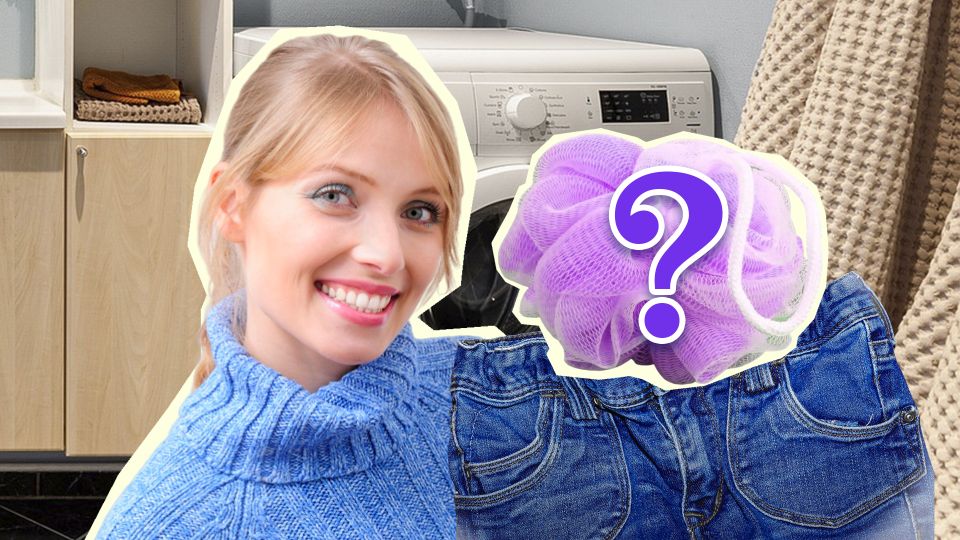 Обычная мочалка спасет ваши любимые джинсы: вот что надо с ней сделать