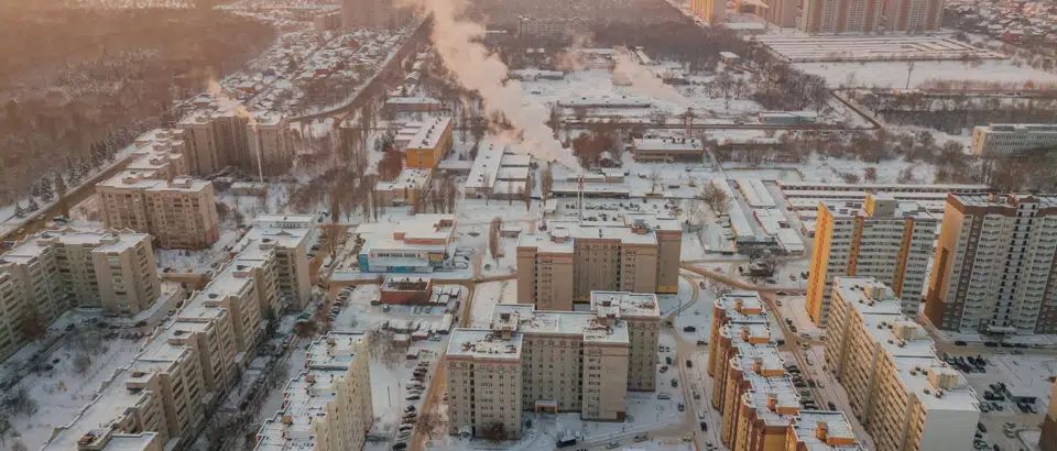 Как уберечь свои деньги и жилье: покупка квартиры у недружественного продавца в 2025 году