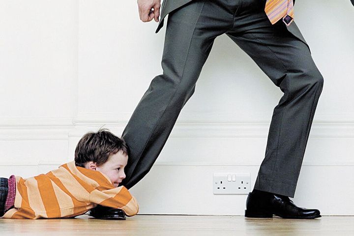 Неудовлетворительные алименты: можно ли избавиться от отцовства законно?