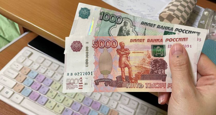 Как новые изменения в соцвыплатах повлияют на российских родителей и пенсионеров