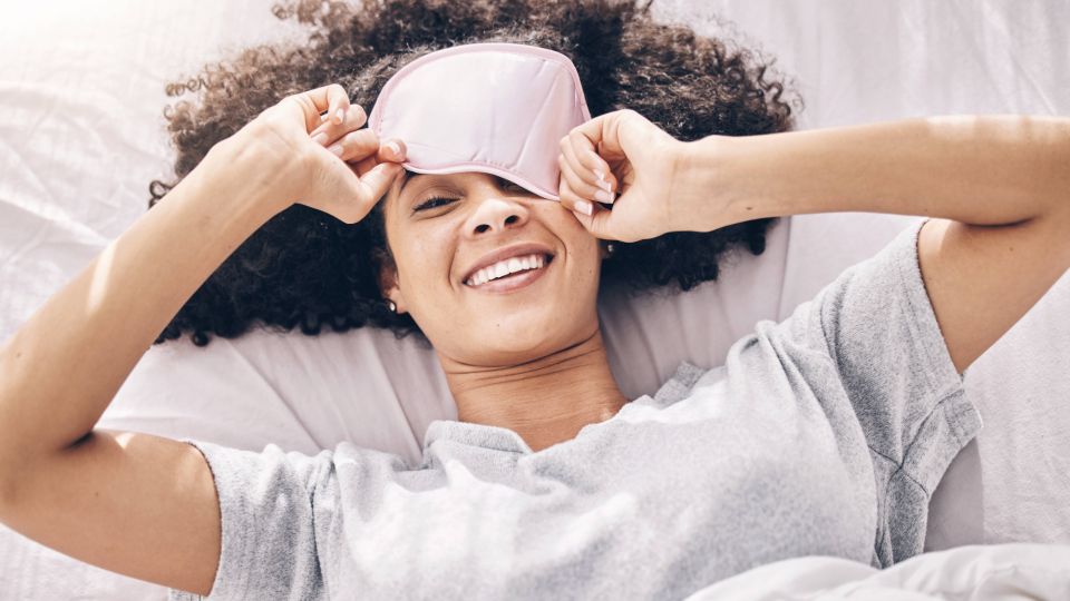 Ворочаться ночь напролет не будете: это действие поможет быстро уснуть в жару