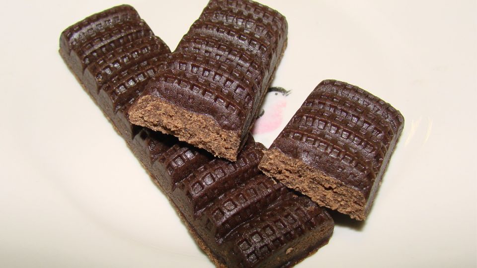 Проигрывает своему советскому «дедушке»: почему в нынешнем гематогене нет пользы, ответил Мясников