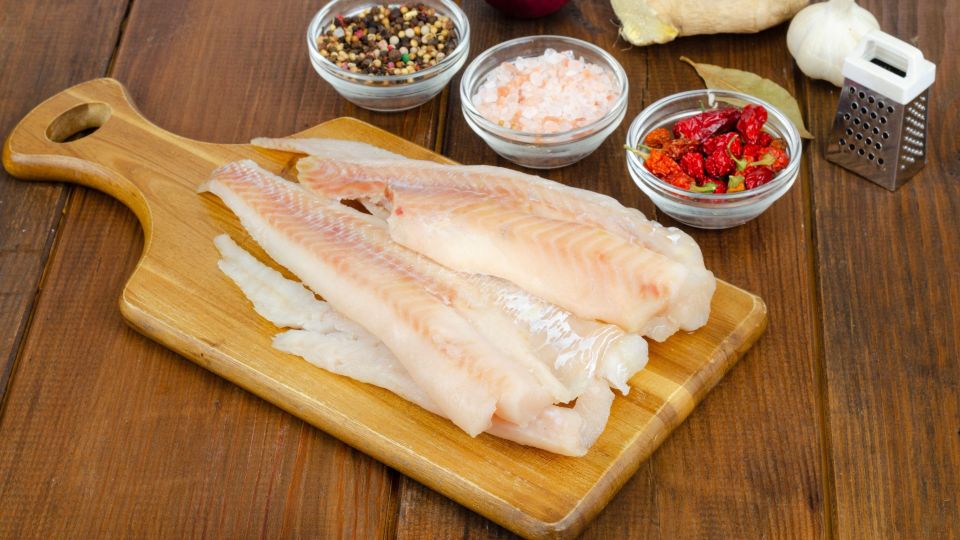 Минтай будет таять по рту: опытный повар поделилась своим секретом