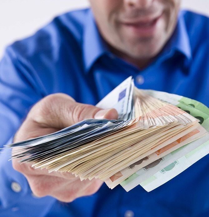 За пределами стандартов: почему россияне выбирают микрозаймы вместо банковских кредитов