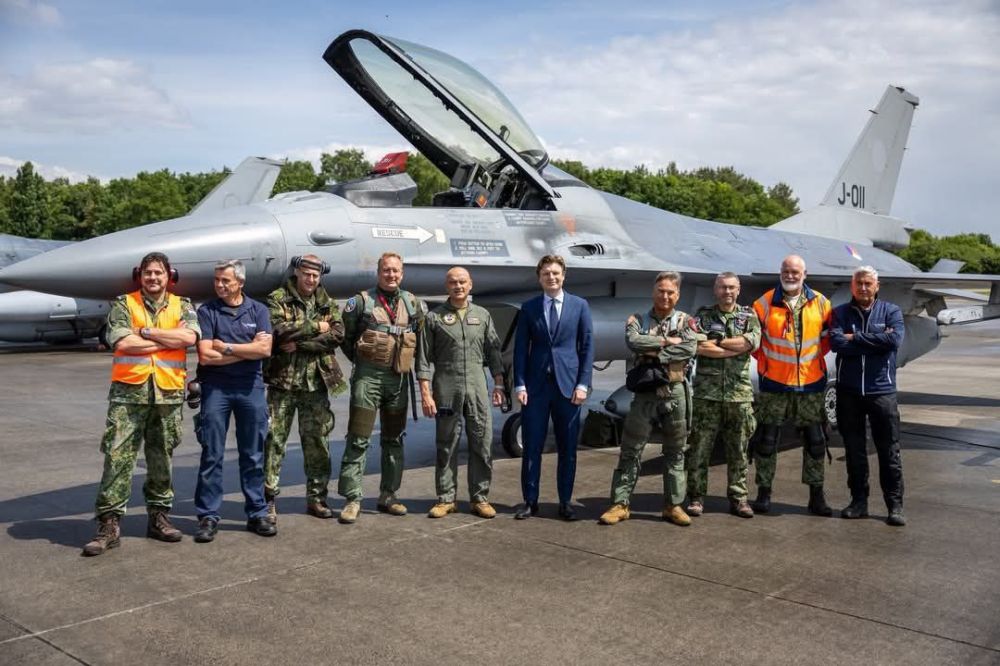         F-16