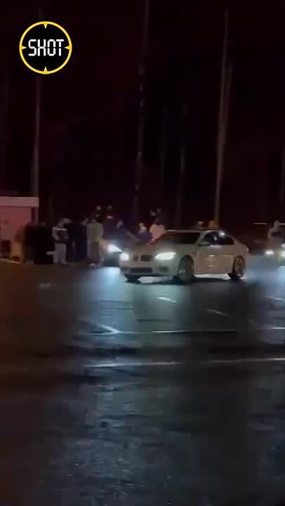   -   200     ,          