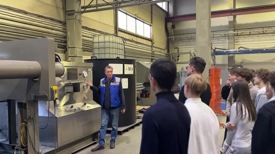 Школьники Люберец посетили Угрешский завод трубопроводной арматуры