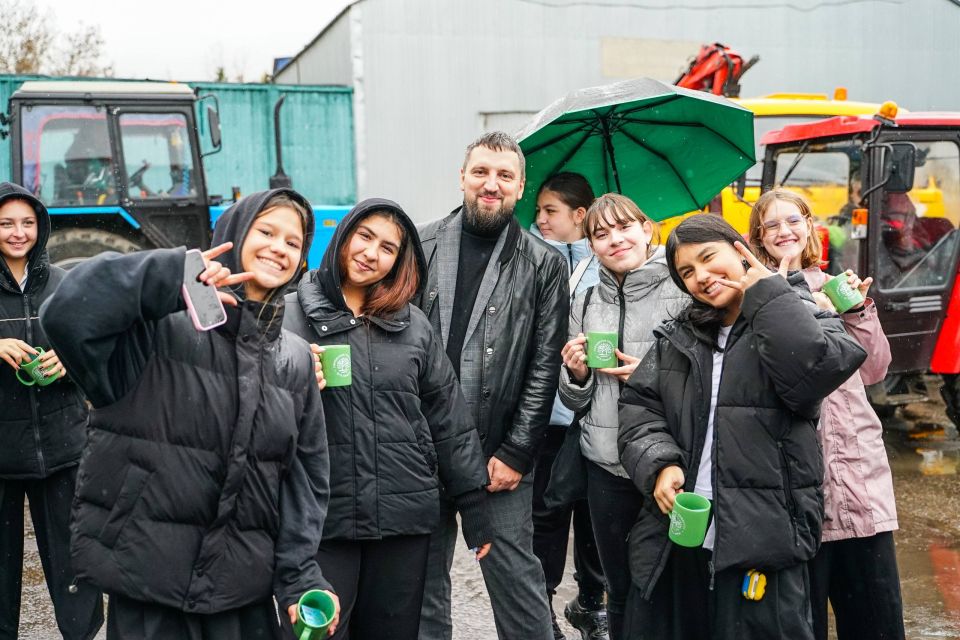 Чистота – дело техники: Школьники познакомились с работой коммунальных служб города