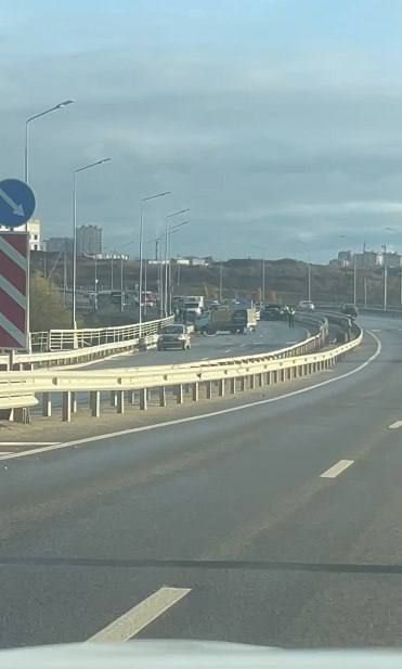 15 машин столкнулись из-за гололёда на Остафьевском шоссе