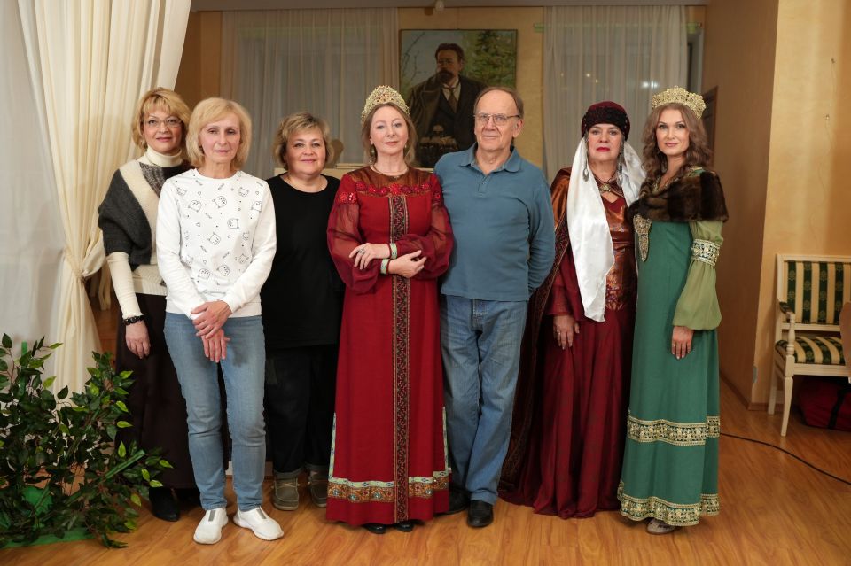 Наши новости. В минувшие выходные многочисленные посетители литературно-музыкальной гостиной ДК «Дружба» м.о. Чехов получили возможность погрузиться в мир Древней Руси, почувствовать себя частью эпохи выдающегося памятника...