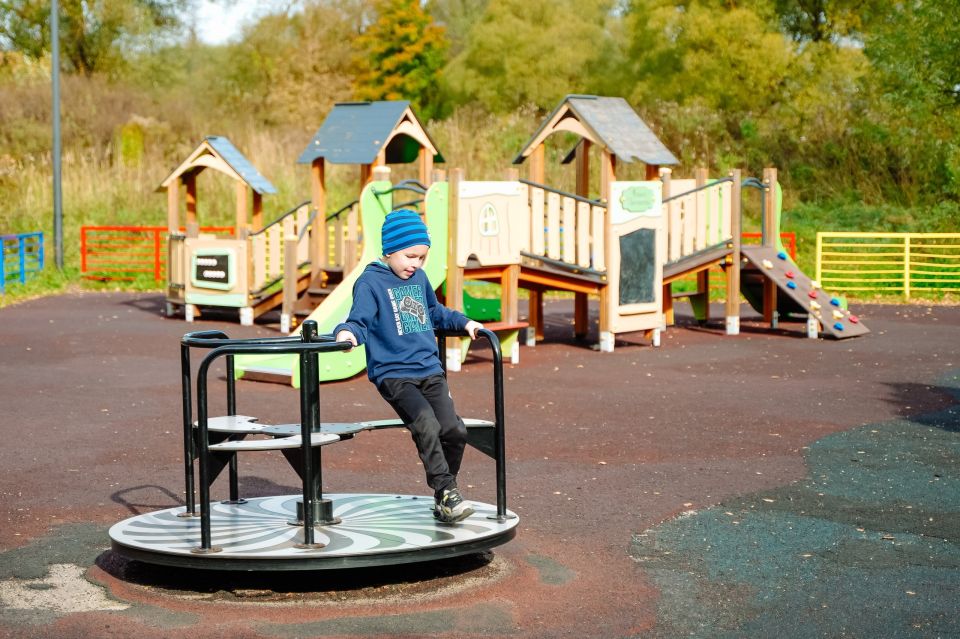 Сегодня в Парках Чехова. ПЯТНИЦА (17 октября) Анимационная программа "Детские игры" (0+)