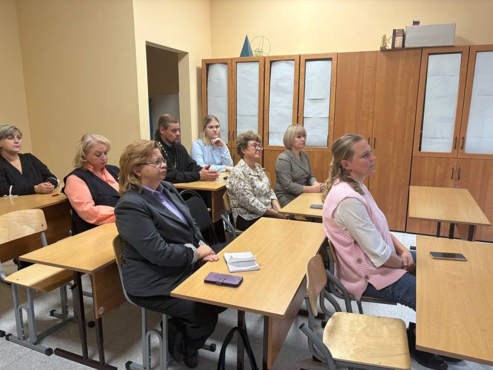 В МБОУ СОШ №3 Серпухова состоялось значимое международное событие – телемост-семинар с белорусскими коллегами из Государственного учреждения образования «Средняя школа №3 г. Минска имени Героя Советского Союза К.А. Шабана»