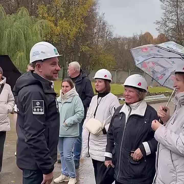 Константин Михальков: Сегодня вместе с активными жителями и школьниками побывали с экскурсией на одной из наших ключевых котельных — именно здесь, на Выстреле, в прошлом году провели серьёзную модернизацию