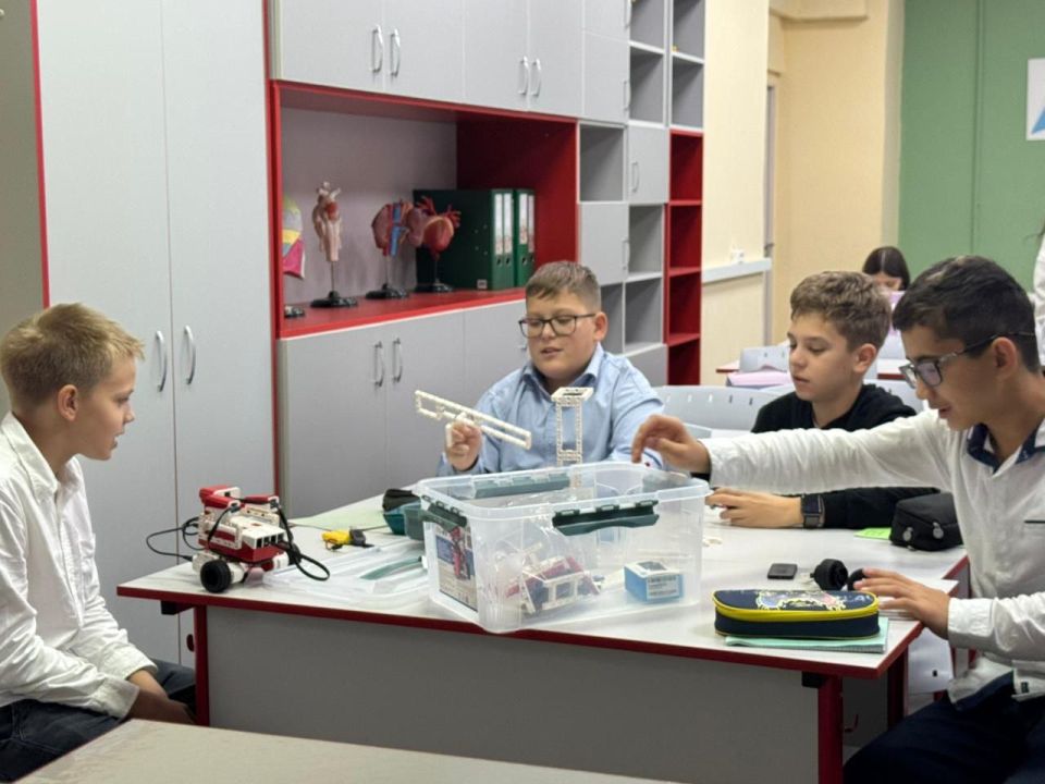 Драйверы: 6Ж класс "оживляет" роботов в "Точке Роста"!