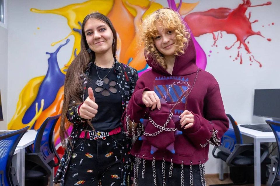 Ученицы школы креативных индустрий г. Орехово-Зуево победили в чемпионате «ЮниорМастерс.Креатив»!