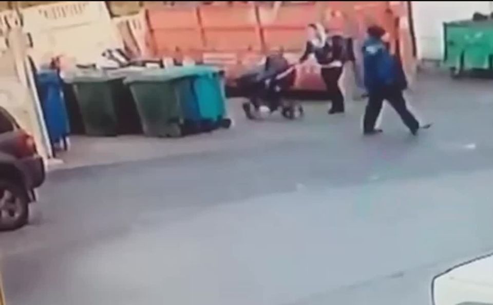 В Петербурге задержали женщину, оставившую младенца у мусорных баков