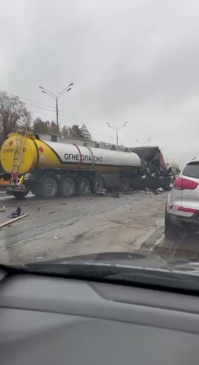 Три человека погибли в страшной аварии на трассе в подмосковном Серпухове
