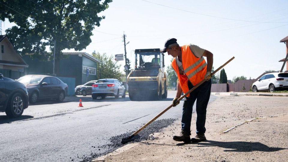 Уважаемые работники дорожного хозяйства нашего округа!