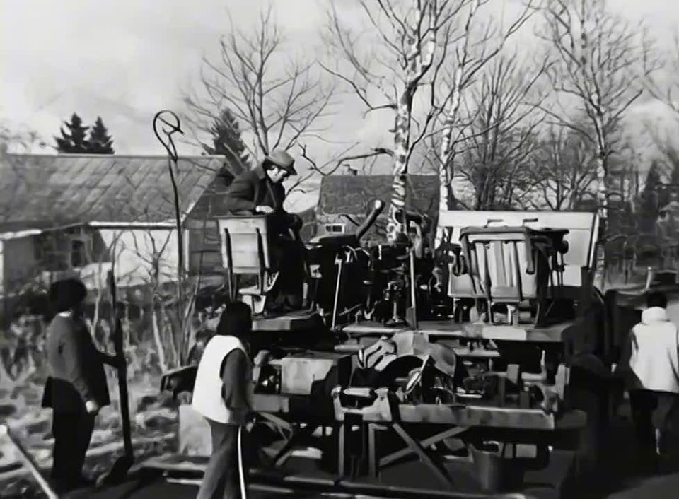 Сегодня мы от всей души поздравляем с Днём работников дорожного хозяйства всех, кто делает наши дороги безопасными и комфортными