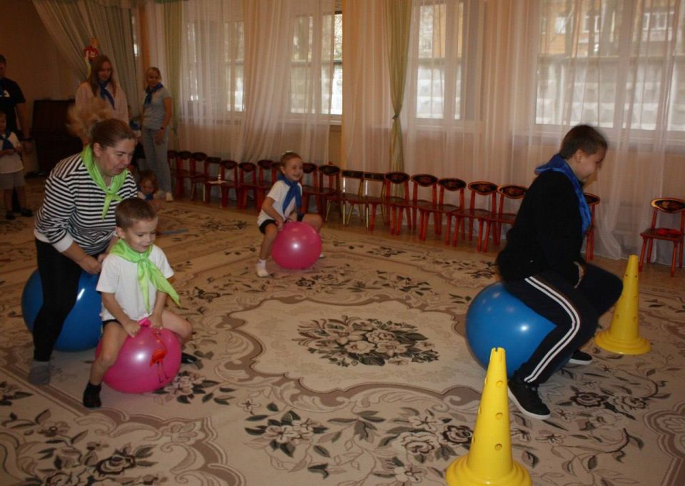 В России День Отца теперь является официальным праздником, но отмечаться он стал сравнительно недавно, в отличие от многих других стран, где этот праздник очень популярен