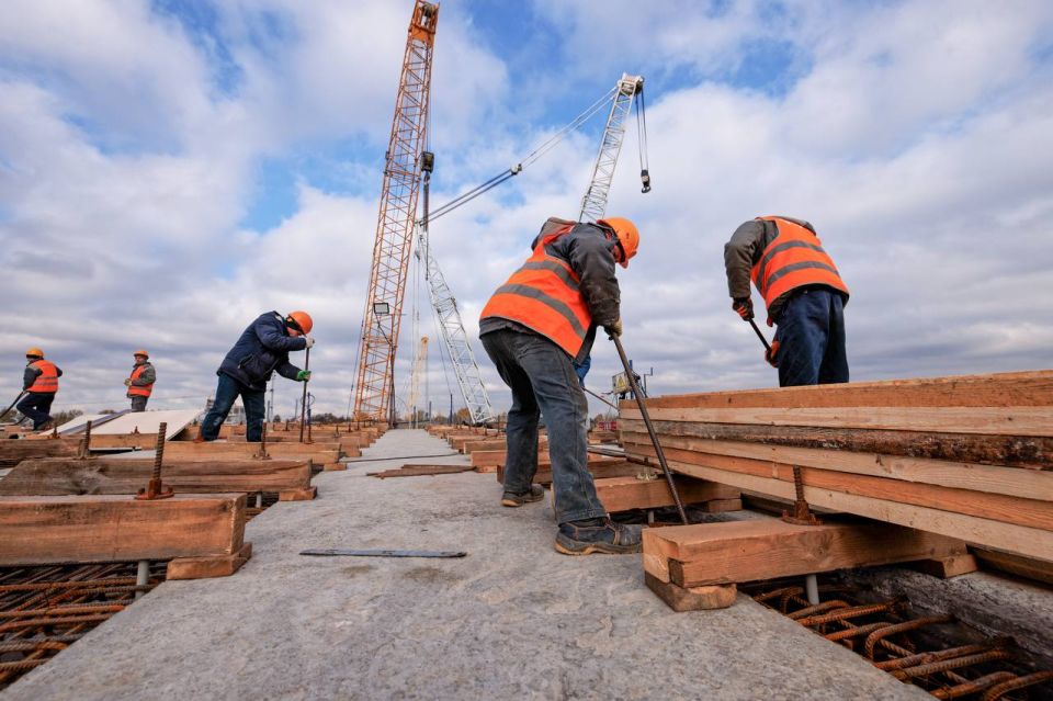 Андрей Воробьев: Сегодня мы отмечаем День работника дорожного хозяйства! В этой сфере у нас работает более 8,5 тыс