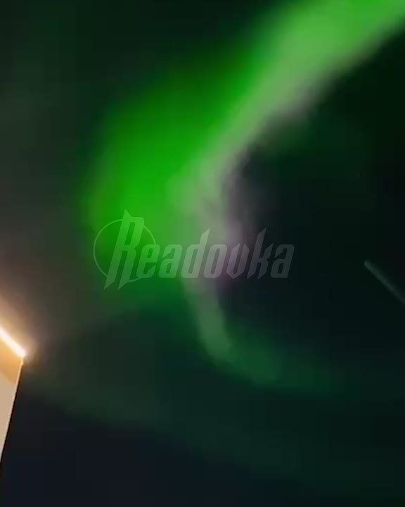 Северное сияние озарило небо над всей Россией — увидеть его посчастливилось и жителям двух столиц