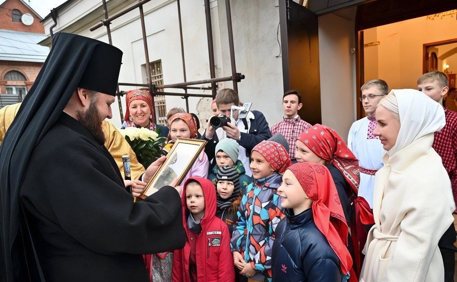 Архиепископ Подольский и Люберецкий Аксий совершил первое Архиерейское Богослужение в храме Святителя Николая в Бутках