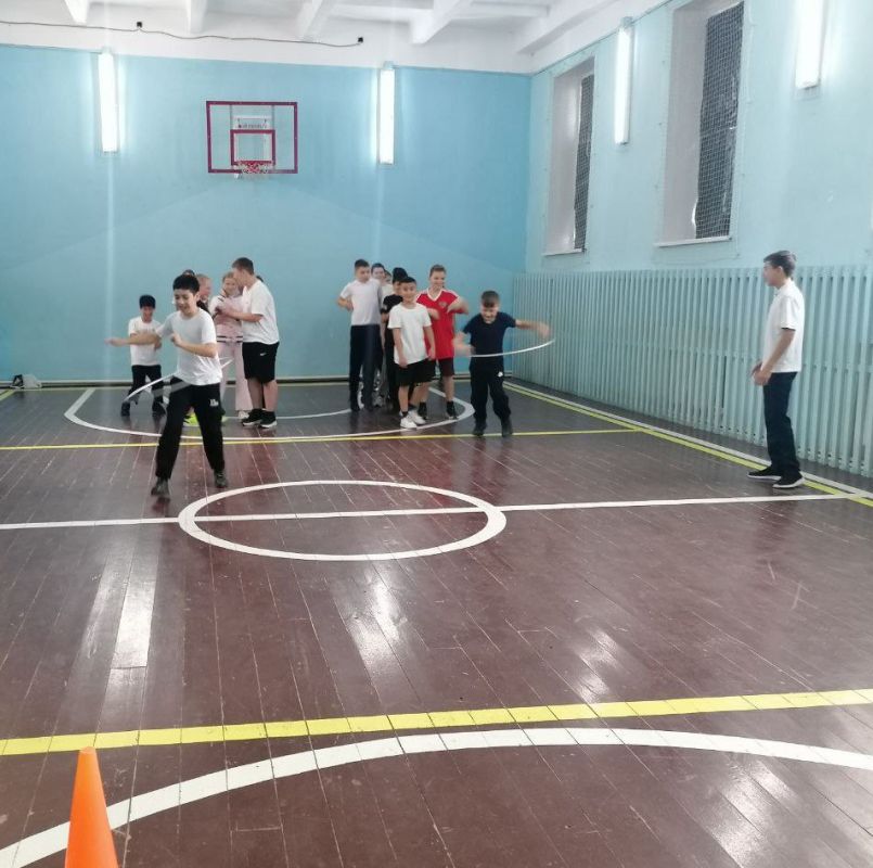 Спортивные игры в честь Дня отца в МБОУ СОШ № 8!