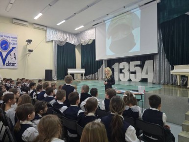 Екатерина Мизулина: Сегодня провела урок безопасного интернета в школе 1354 «Вектор» города Москвы. С учениками 4-х классов обсуждали мошенничество, поделилась с ними полезными советами на случай таких звонков и сообщений