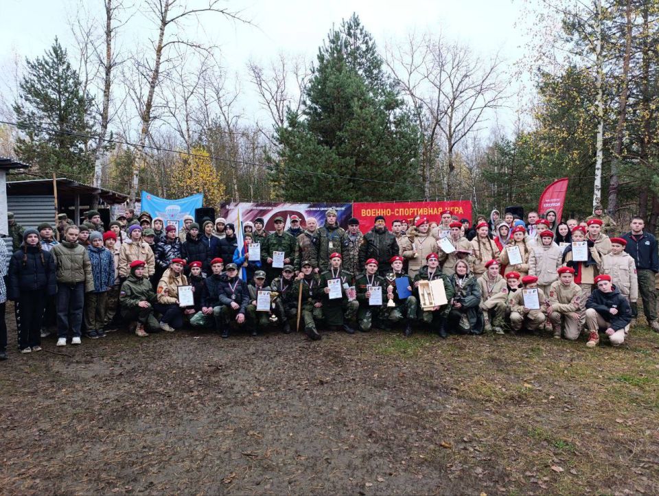 18 октября в городском округе Воскресенск на полигоне ВПЦ «Воин» прошли ежегодные «Юнармейские старты» в рамках которых командам предстояло пробежать 2500 м и при этом преодолеть 23 препятствия