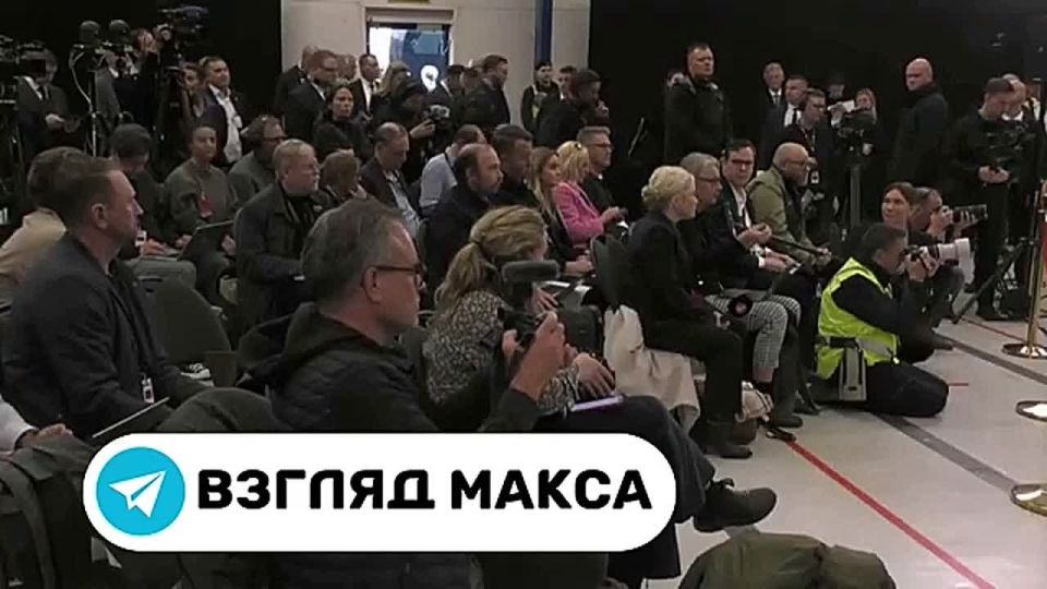 Швеция и Украина подписали письмо о намерениях, открывающее путь к продаже шведских истребителей Gripen E Киеву, речь идет о 100-150 самолетах, заявил премьер-министр королевства Ульф Кристерссон на совместной...