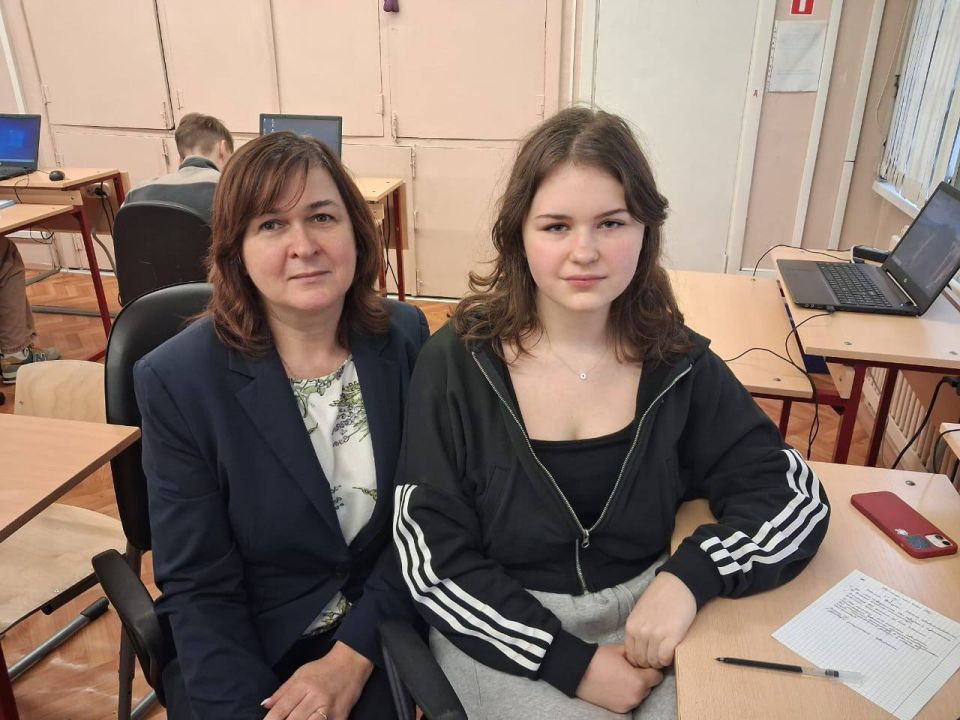 Школьница из Пушкинского Арина Бузинова представит округ на олимпиаде в Витебске