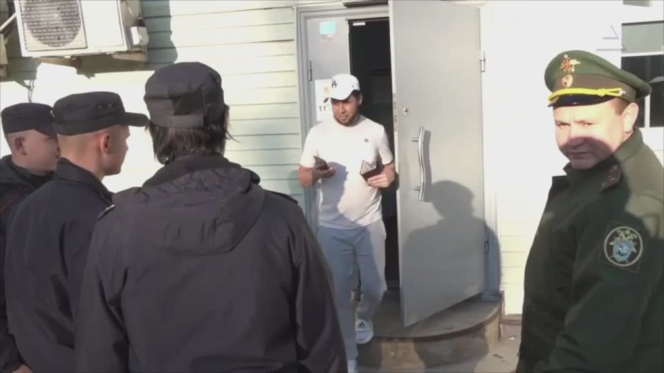 Сюжет на телеканале «Щит нашего Отечества» (Власиха): сотрудниками военного следственного отдела СК РФ по Власихинскому гарнизону проведен рейд по выявлению натурализованных граждан, уклоняющихся от постановки на воинский...