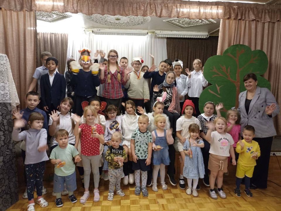 22 октября в рамках наставничества "Орлята-дошколятам" обучающиеся 4 г класса МБОУ Любучанской СОШ (здание Молоди) м. о. Чехов показали ребятам дошкольной разновозрастной группы сказку "Красная шапочка на новый лад" и спели...