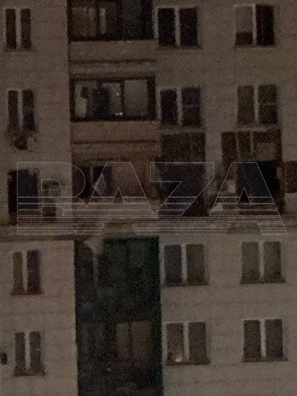 В подмосковном Красногорске рвануло в квартире многоэтажки — ударной волной выбило часть стены и окна в нескольких соседних квартирах