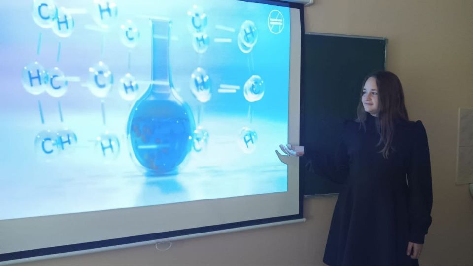 Еженедельно по четвергам в нашей гимназии проходят профориентационные занятия в рамках внеурочной деятельности Россия -мои горизонты" сегодня темой занятия стала "Практика-ориентированное занятие Еженедельно по четвергам в нашей гимназии проходят профориентационные занятия в рамках внеурочной деятельности Россия -мои горизонты" сегодня темой занятия стала "Практика-ориентированное занятие