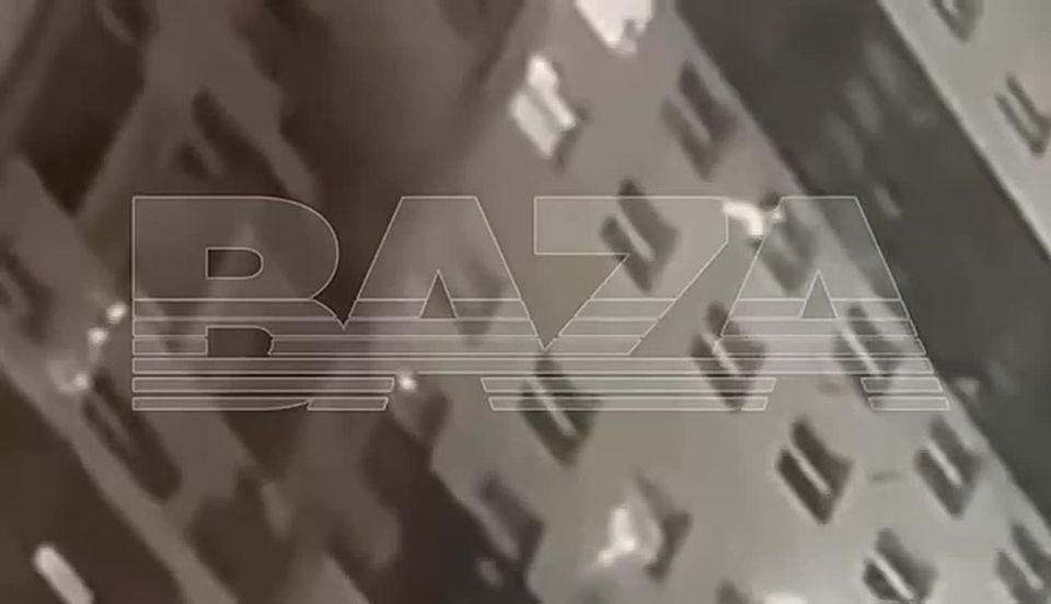 Беспилотник залетел в квартиру на 14-м этаже жилого дома в Красногорске на бульваре Космонавтов и взорвался