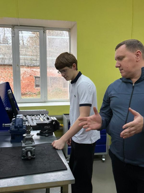 Вдохновение для будущих инженеров: девятиклассники на "Билете в будущее"! Вдохновение для будущих инженеров: девятиклассники на "Билете в будущее"!