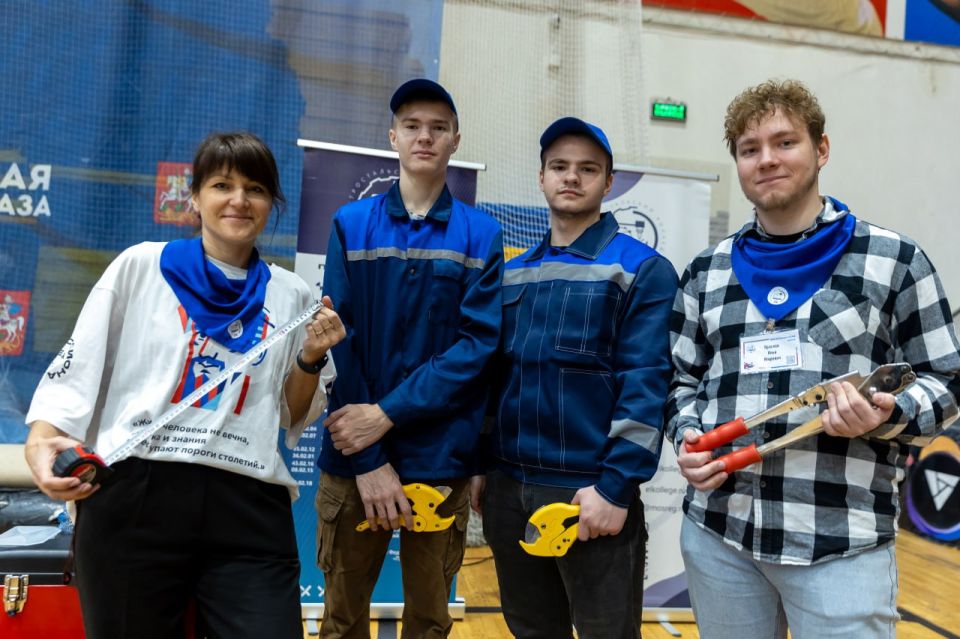     , ,      900  8  9  - 