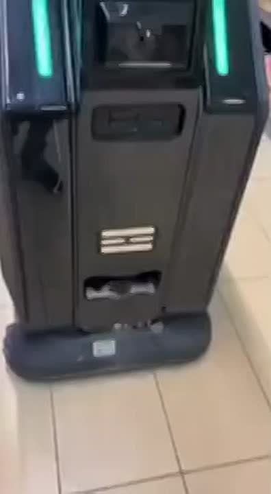 «Это такое упущение в законе»: в Литве не смогли оштрафовать русскоязычного робота