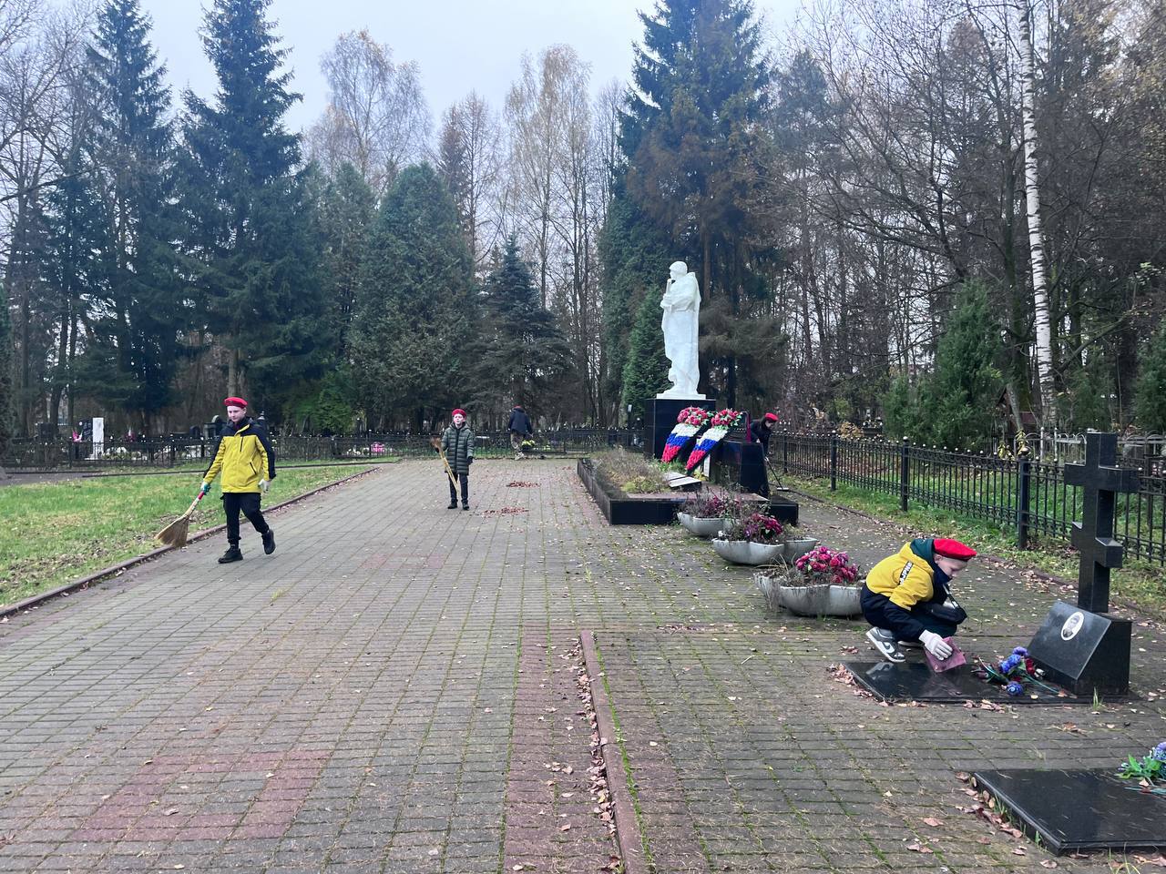 Операция «Чистый Блеск»: юнармейцы лицея №4 наводят чистоту! Операция «Чистый Блеск»: юнармейцы лицея №4 наводят чистоту!