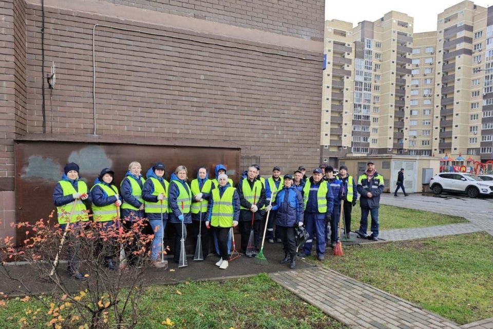 УК Богородского округа вышли на осенний субботник