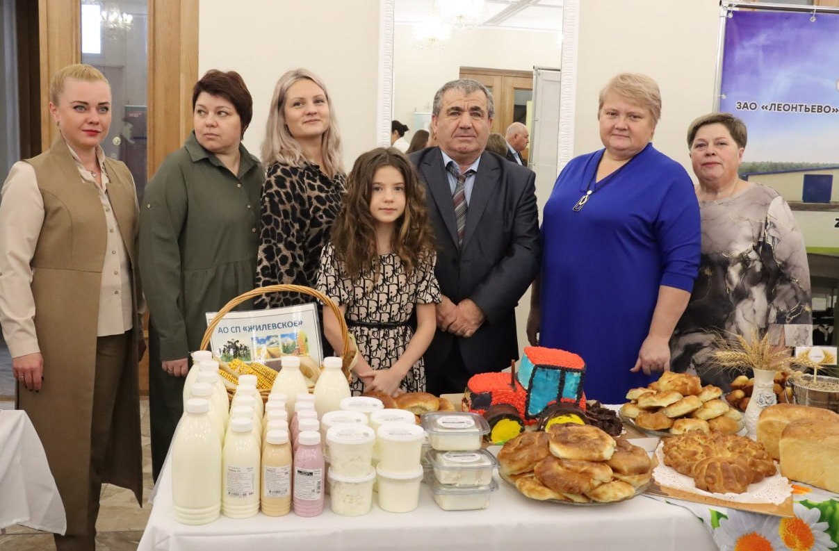 В ступинском Дворце культуры состоялась выставка продукции сельскохозяйственных и перерабатывающих предприятий В ступинском Дворце культуры состоялась выставка продукции сельскохозяйственных и перерабатывающих предприятий