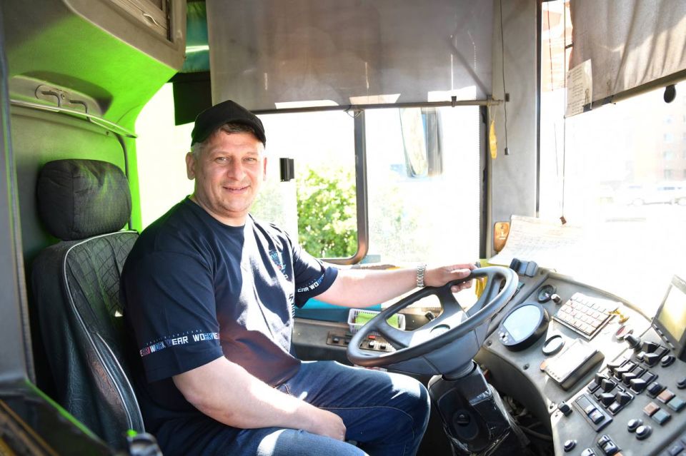 Сегодня свой профессиональный праздник отмечают работники автомобильного и городского пассажирского транспорта!