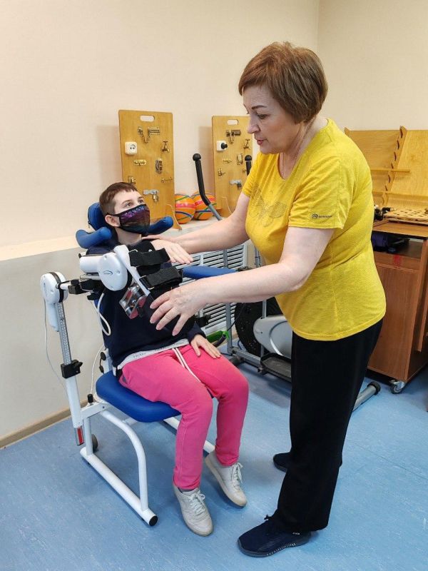 В рамках практики "Адаптивная физкультура - равные возможности", при поддержке Благотворительного фонда "Абсолют-Помощь", в отделении социальной реабилитации Ногинск Соццентра "Богородский" появился инновационный тренажер...