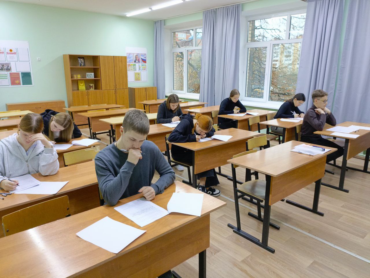 25 октября МБОУ гимназия №2, как площадка проведения муниципального этапа всероссийской олимпиады школьников, принимала 51 ученика 7-11 классов из МБОУ Лицея №4, МБОУ Новобытовской СОШ, МБОУ СОШ Чехов - 3 для участия в... 25 октября МБОУ гимназия №2, как площадка проведения муниципального этапа всероссийской олимпиады школьников, принимала 51 ученика 7-11 классов из МБОУ Лицея №4, МБОУ Новобытовской СОШ, МБОУ СОШ Чехов - 3 для участия в...