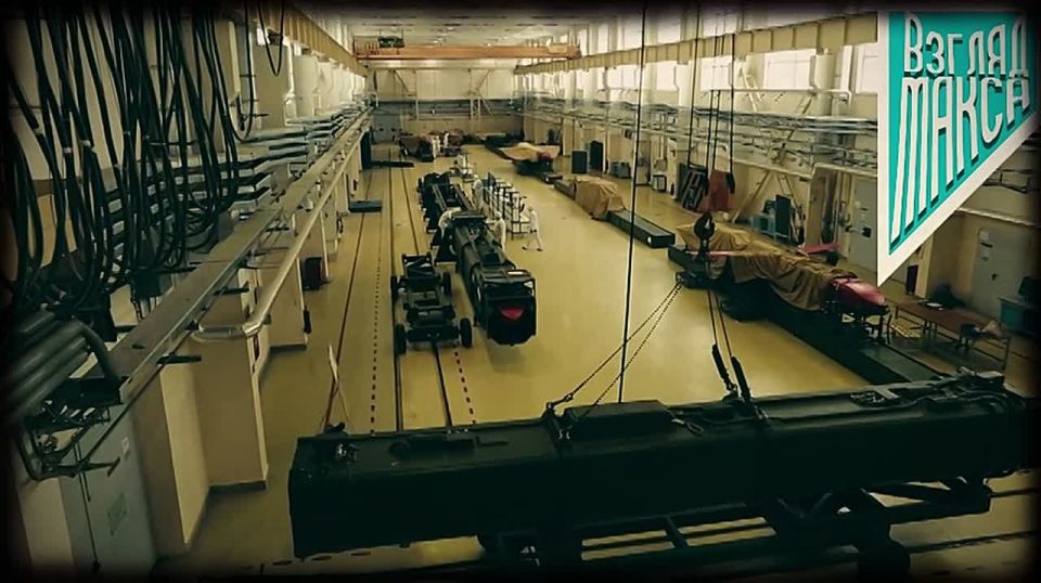 Владимир Путин посетил один из пунктов управления Объединённой группировки войск и провёл совещание с начальником Генштаба Валерием Герасимовым и командующими, задействованными в зоне специальной военной операции